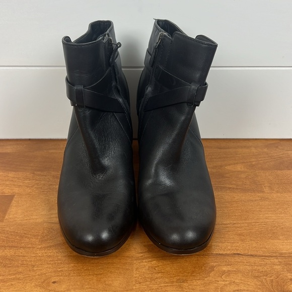 Cole Haan Cassidy buckle ankle boot stacked heel black leather size 10 - Picture 2 of 9